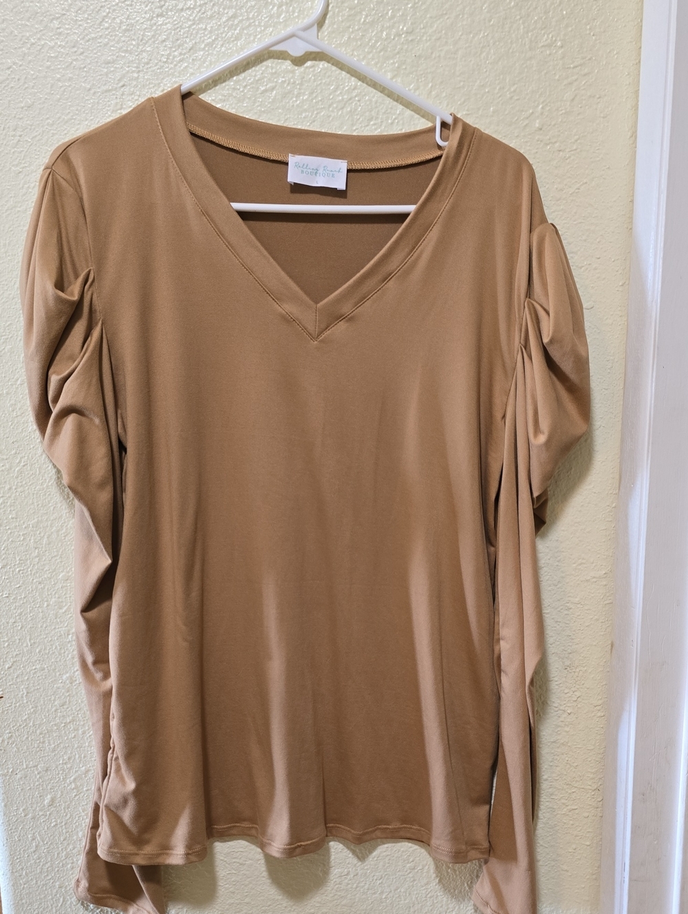 Roll8ng Ranch V-Neck Ruched Sleeve Women’s Top — Tan